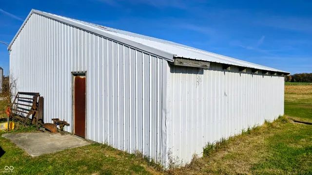 $260,000 | 1360 South County Road 925 West, Medora, IN 47260