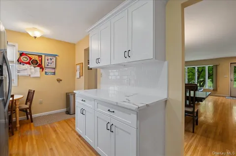 $949,000 | 2 Fern Place, Plainview, NY 11803