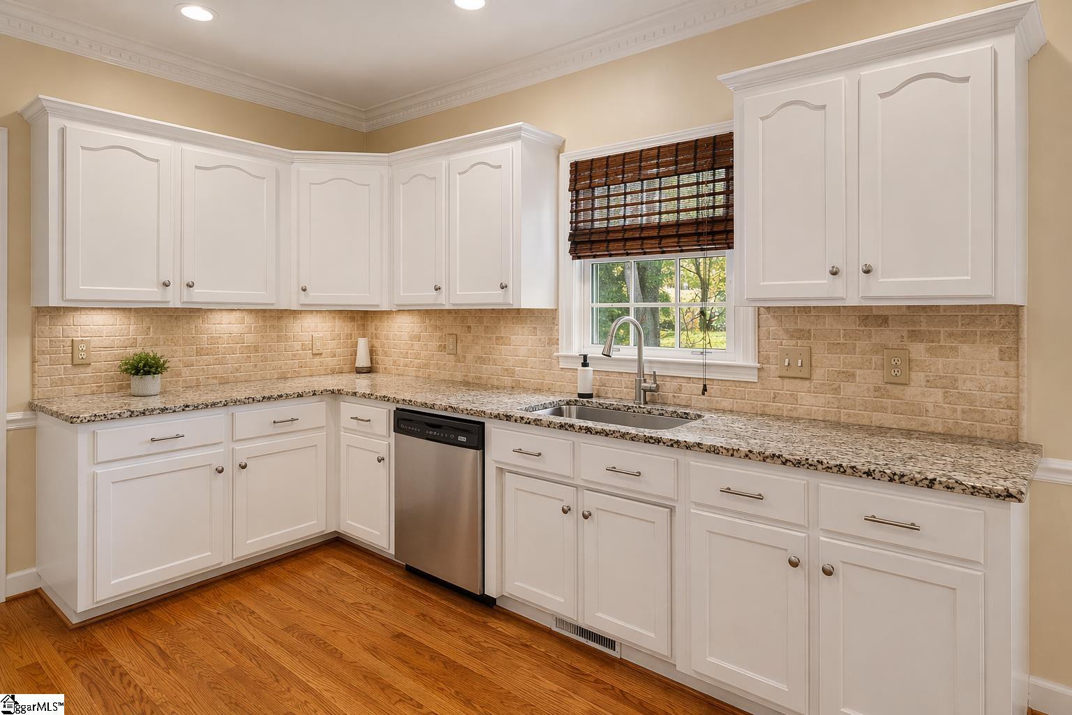 302 Ledgewood Way Greenville, SC 29609 - Photo 11 of 48