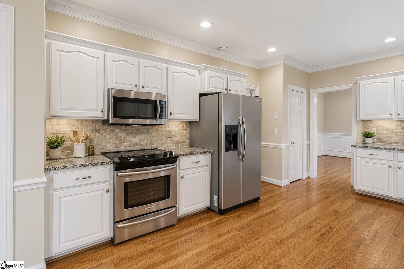302 Ledgewood Way Greenville, SC 29609 - Photo 12 of 48