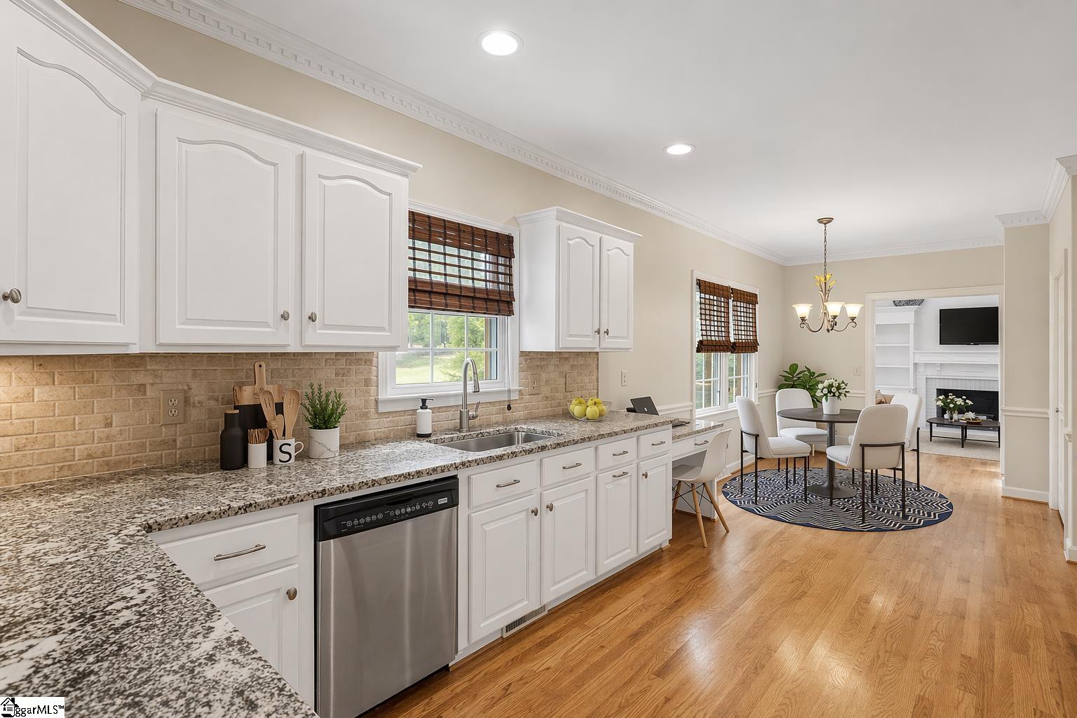 302 Ledgewood Way Greenville, SC 29609 - Photo 13 of 48