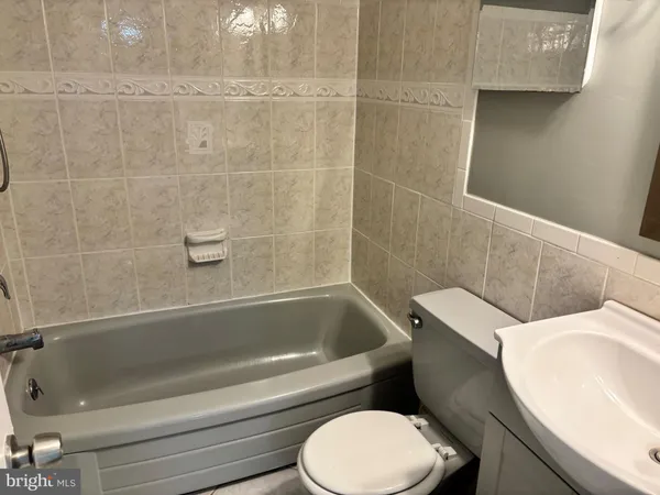 $1,795 | 1832 Metzerott Road, Unit 403, Hyattsville, MD 20783
