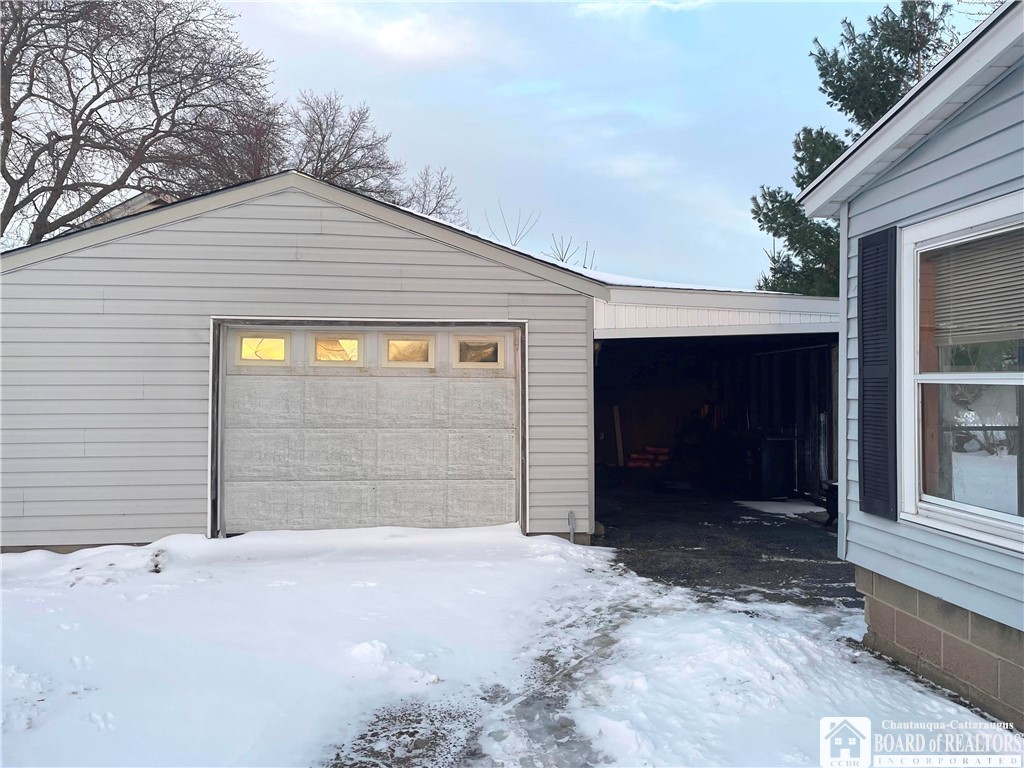 438 Hoyt Street Dunkirk, NY 14048 - Photo 2 of 25