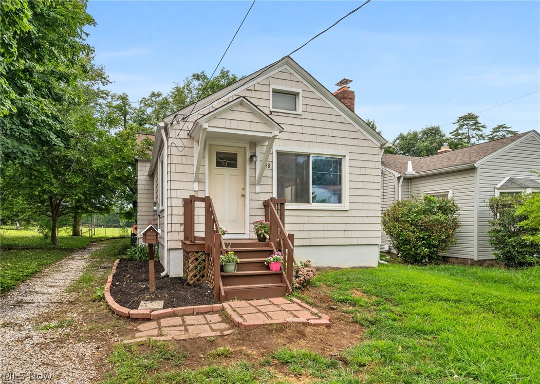 898 Orchard Road Willoughby, OH 44094 - Photo 1 of 15 Gallery Image 1
