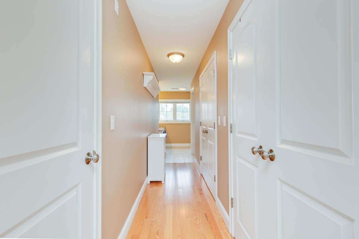 89 Woodview Way Manchester, NH 03102 - Photo 28 of 51