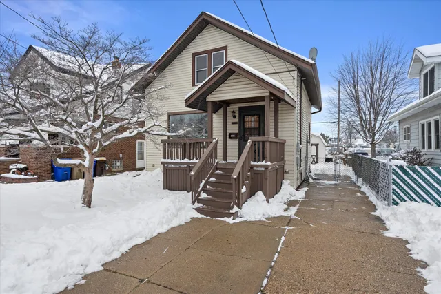 $190,000 | 6910 32nd Avenue, Kenosha, WI 53142