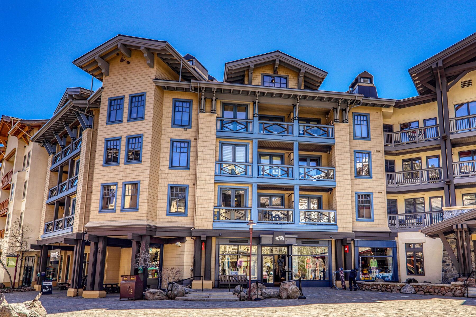 1880 Village South Road, Unit 3334 Olympic Valley, CA 96146 - Photo 13 of 27 a front view of multi story residential apartment building