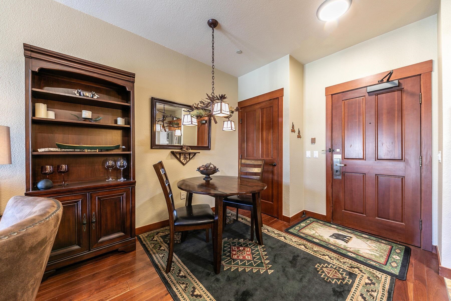 1880 Village South Road, Unit 3334 Olympic Valley, CA 96146 - Photo 5 of 27 a living room with furniture a rug and a window