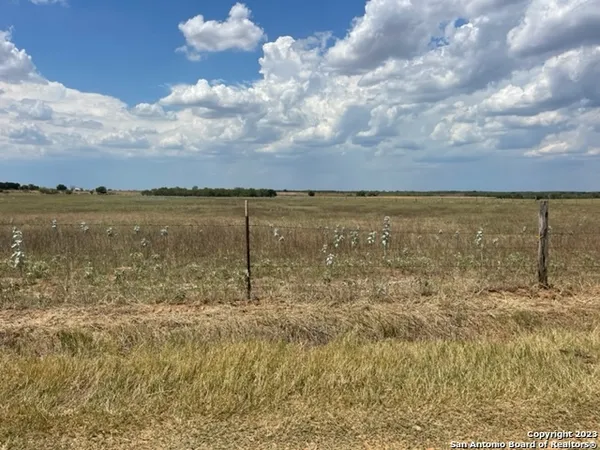 $189,000 | 655 County Road 232, Floresville, TX 78114