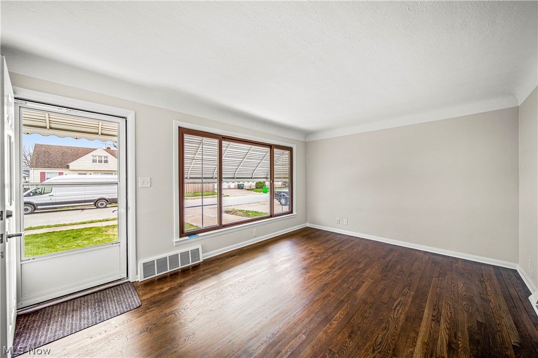 28971 Barjode Road Willowick, OH 44095 - Photo 6 of 36