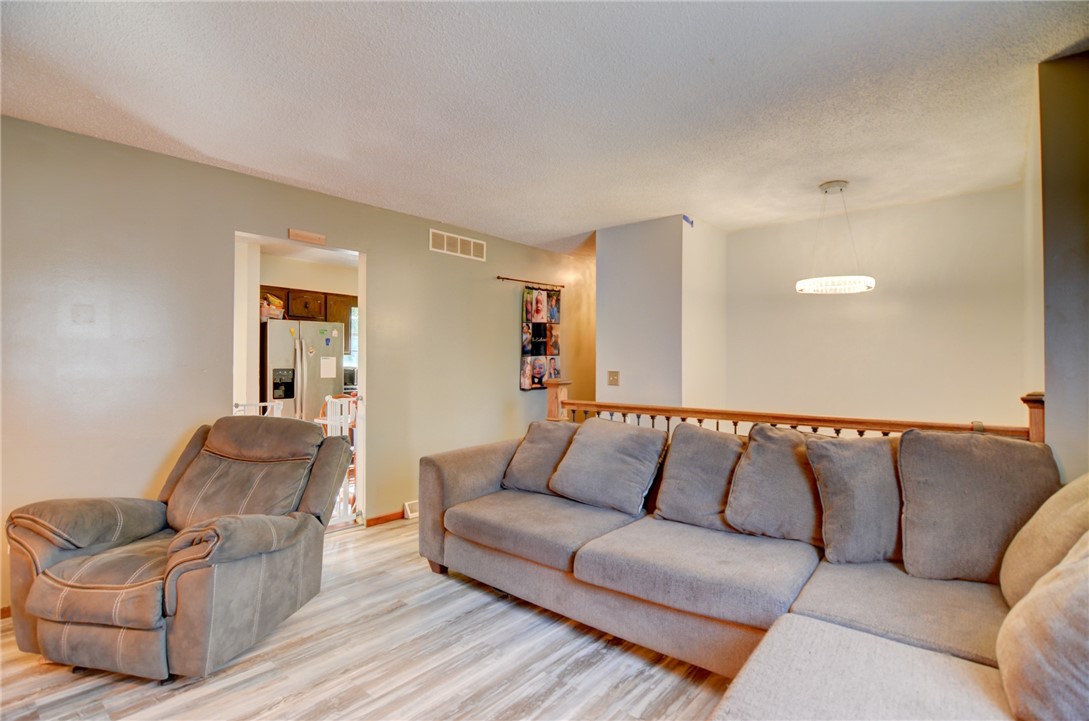 3620 North Dove Drive Decatur, IL 62526 - Photo 4 of 16 Gallery Image 4