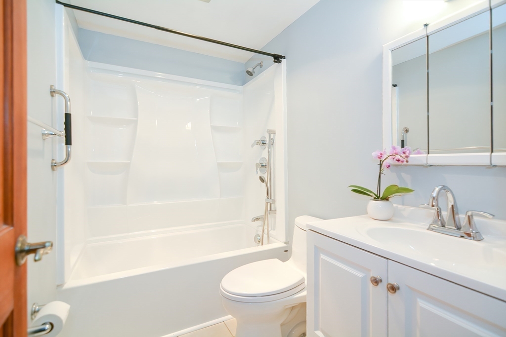 72 Willow Road Nahant, MA 01908 - Photo 9 of 42