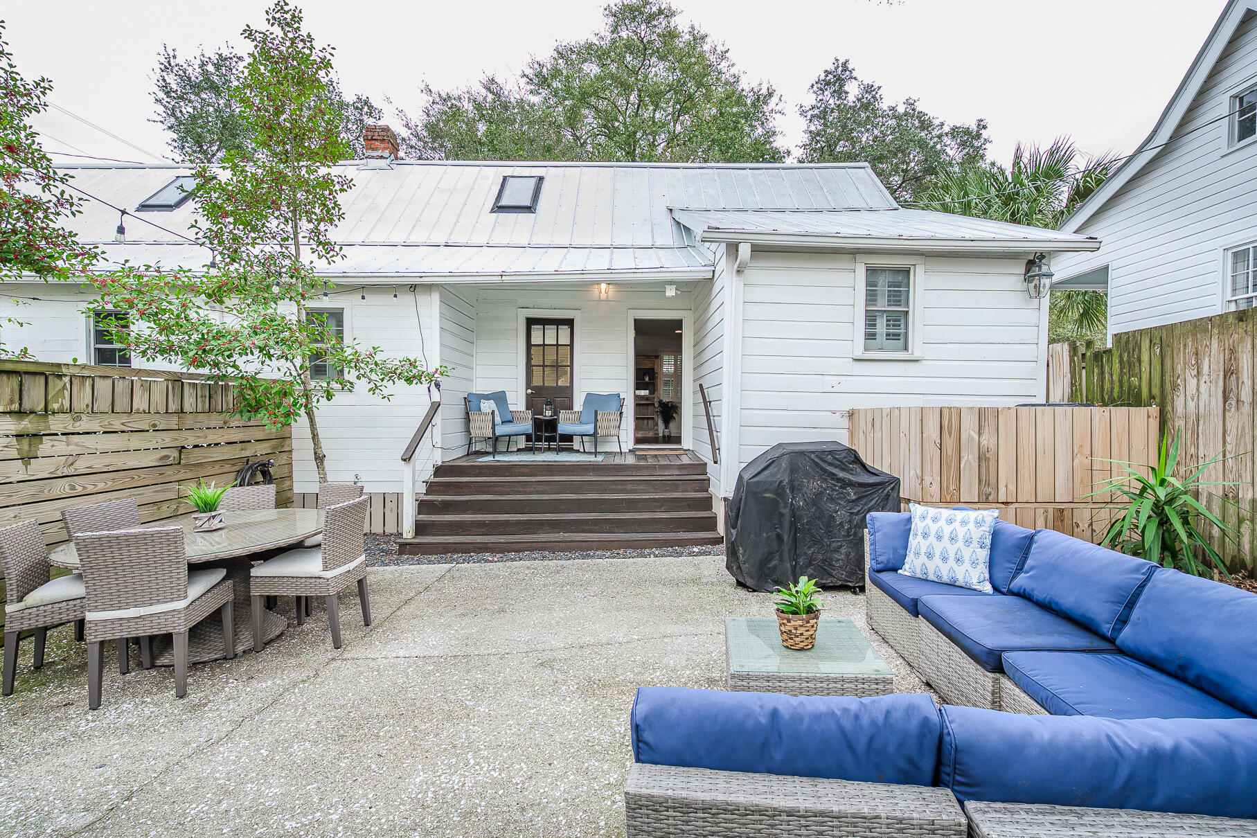 425 King Street Mount Pleasant, SC 29464 - Photo 7 of 63 415King-41