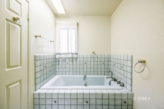 1130 Amie Court Ridgecrest, CA 93555 - Photo 33 of 45 Gallery Image 33