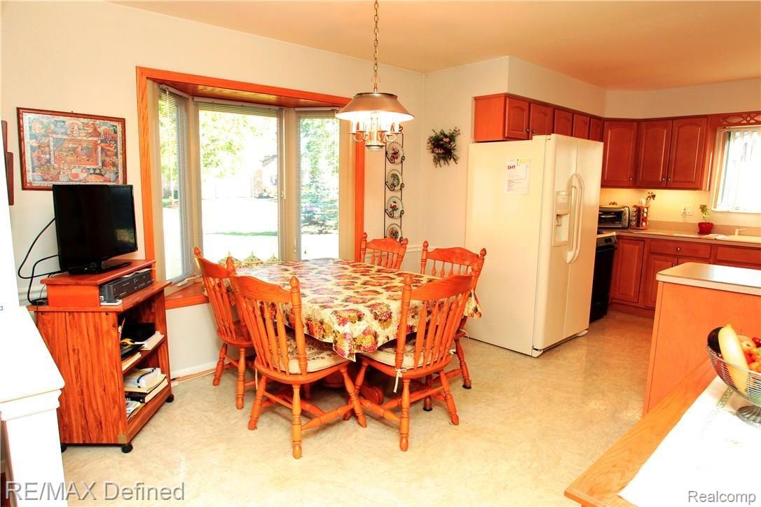 283 Poco Court Rochester, MI 48307 - Photo 26 of 56 03 kit r.jpg