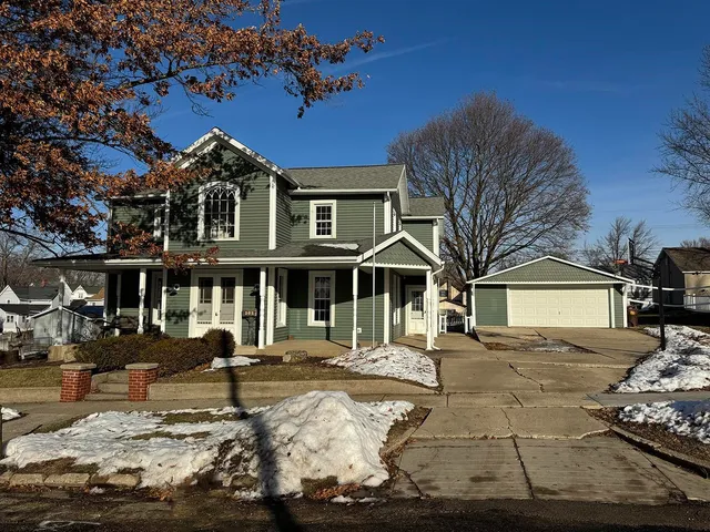 $175,000 | 205 East Pearl Street, Lanark, IL 61046