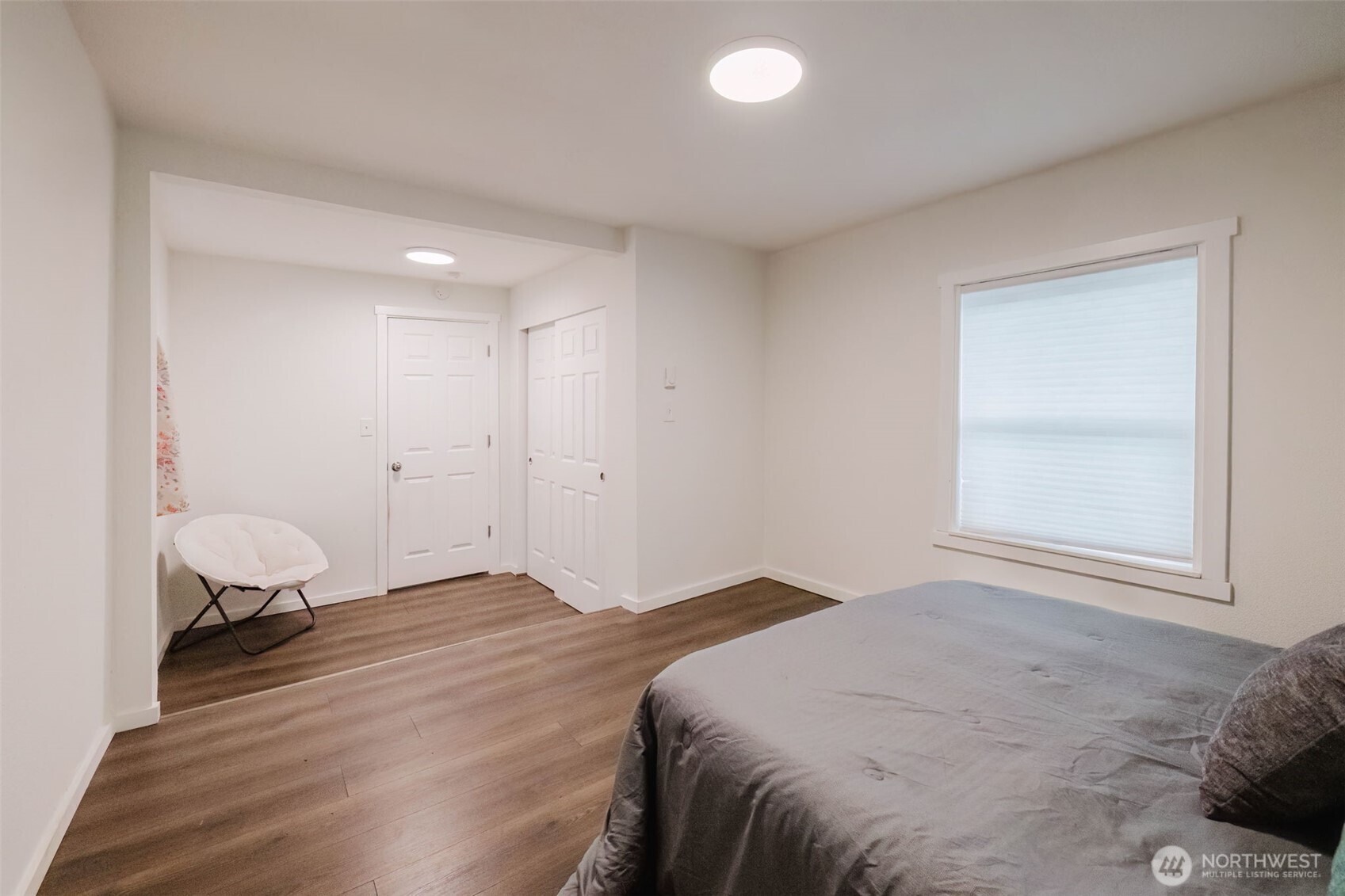 2805 Bowen Street Bremerton, WA 98310 - Photo 20 of 40 a bedroom with a bed and a window