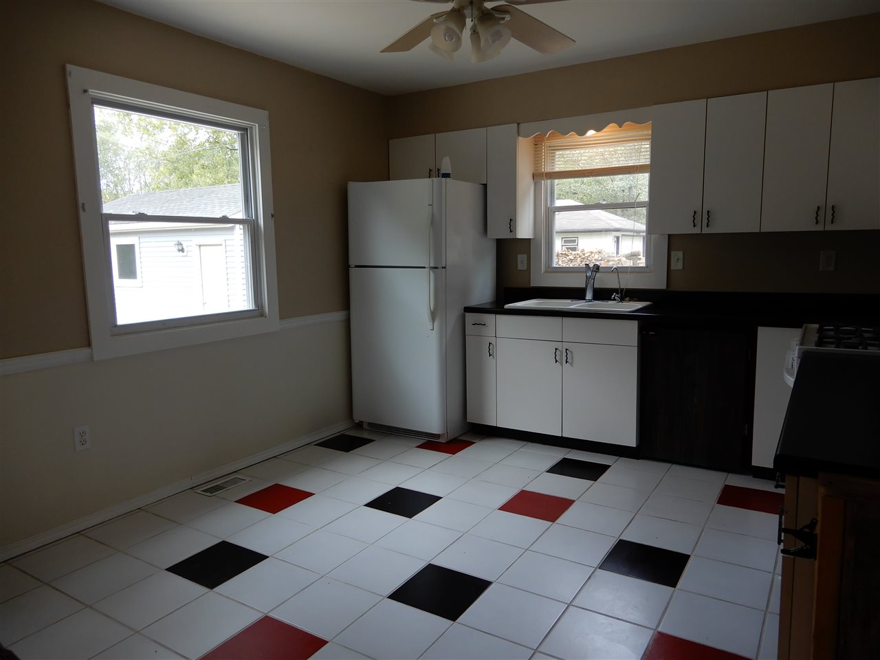 6939 Will James Road Rockford, IL 61109 - Photo 4 of 16 Gallery Image 4