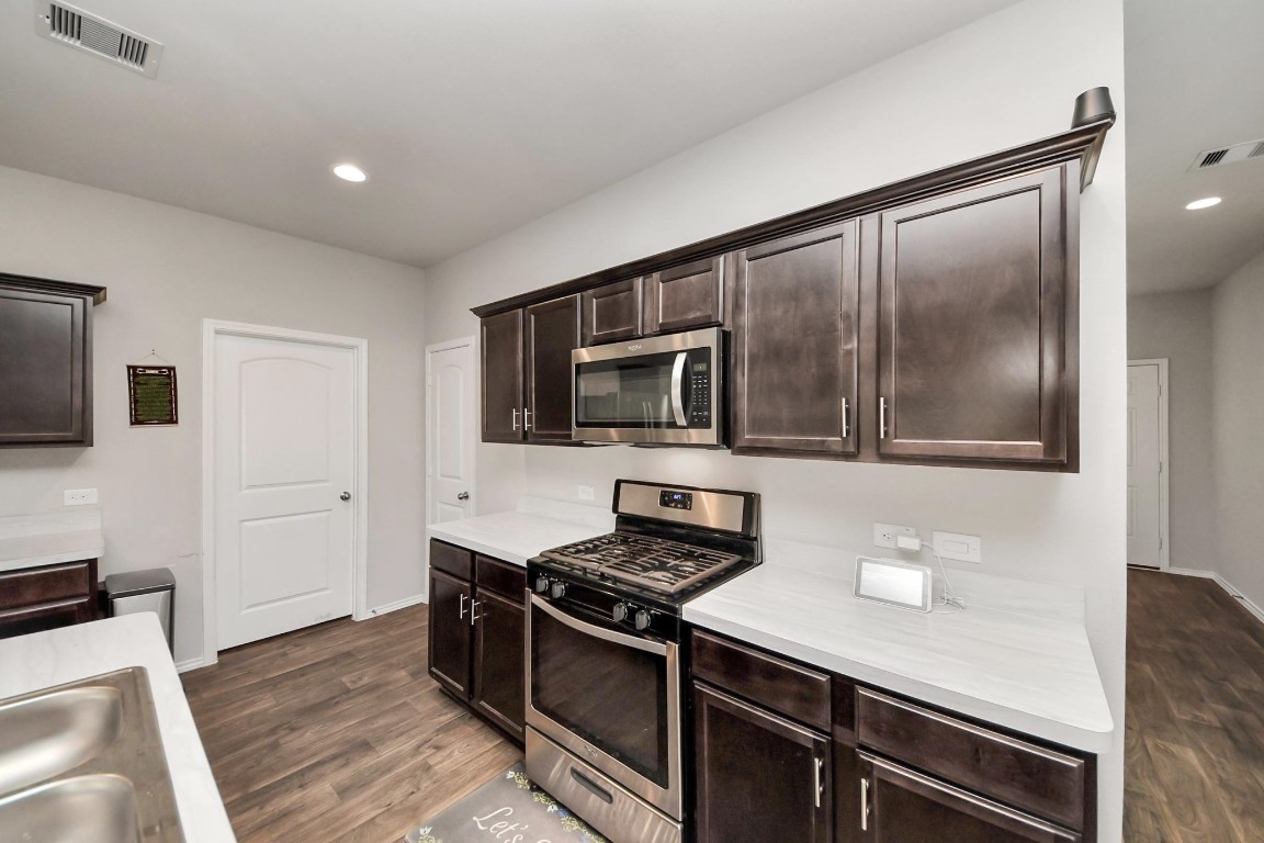 2347 Pettingell Way Spring Spring, TX 77373 - Photo 10 of 41