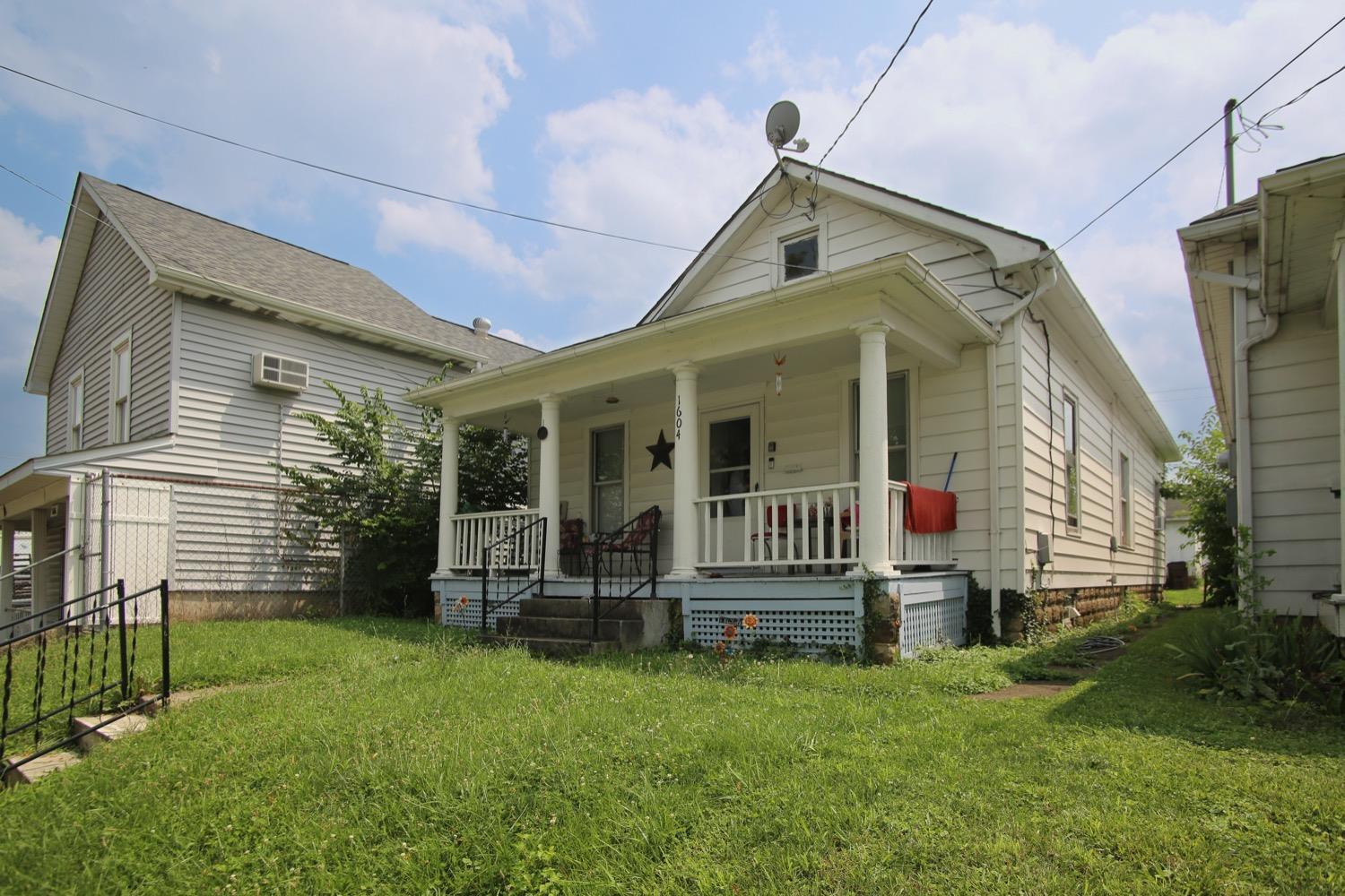 1604 Manchester Road Middletown, OH 45042 - Photo 2 of 22 Gallery Image 2