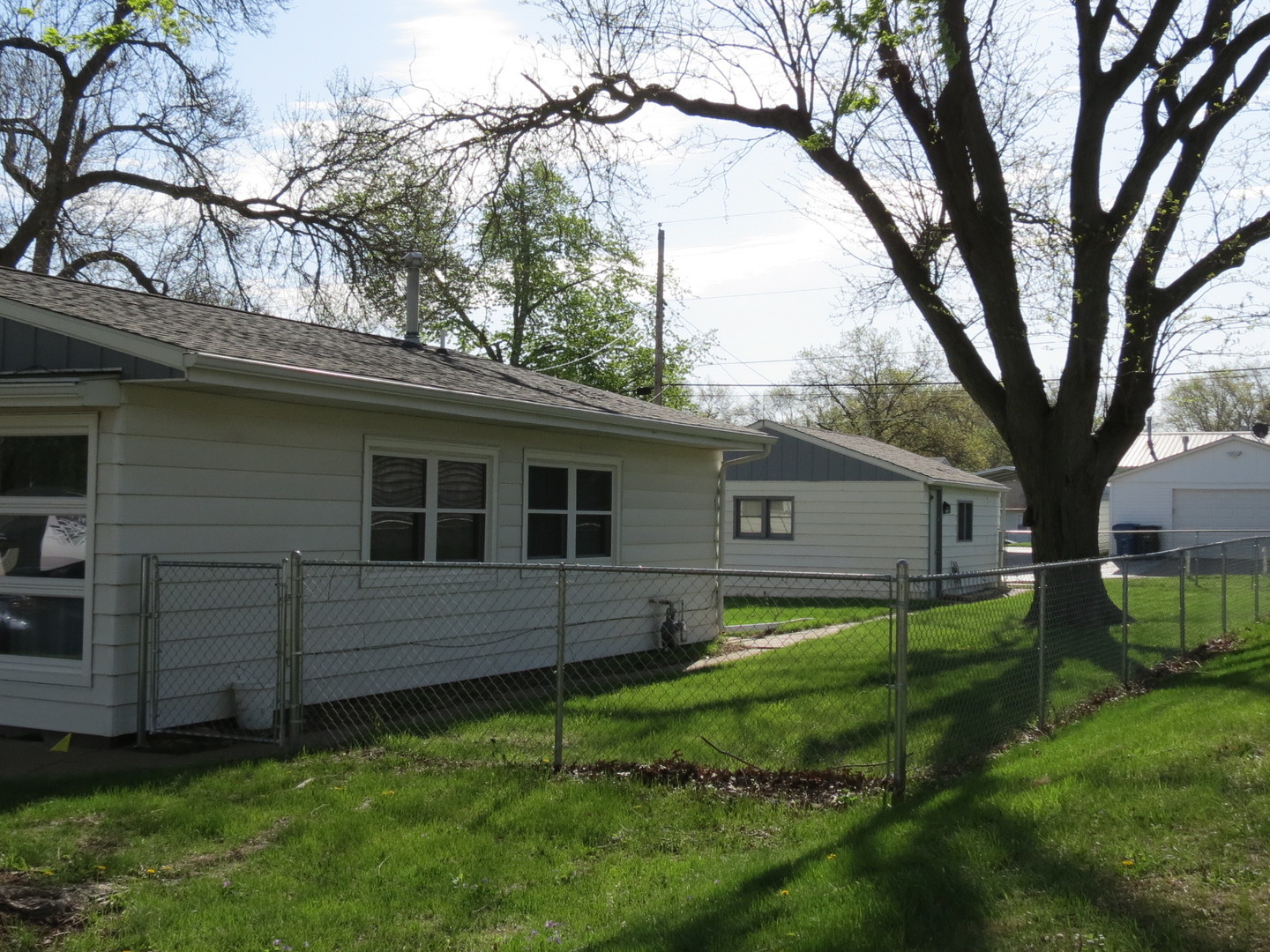 2871 Northhaven Road Davenport, IA 52804 - Photo 5 of 42