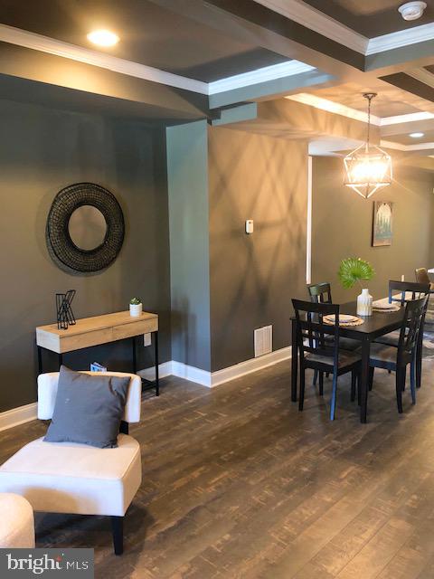 3916 Reisterstown Road Baltimore, MD 21215 - Photo 6 of 18 Living/ Dinig Room