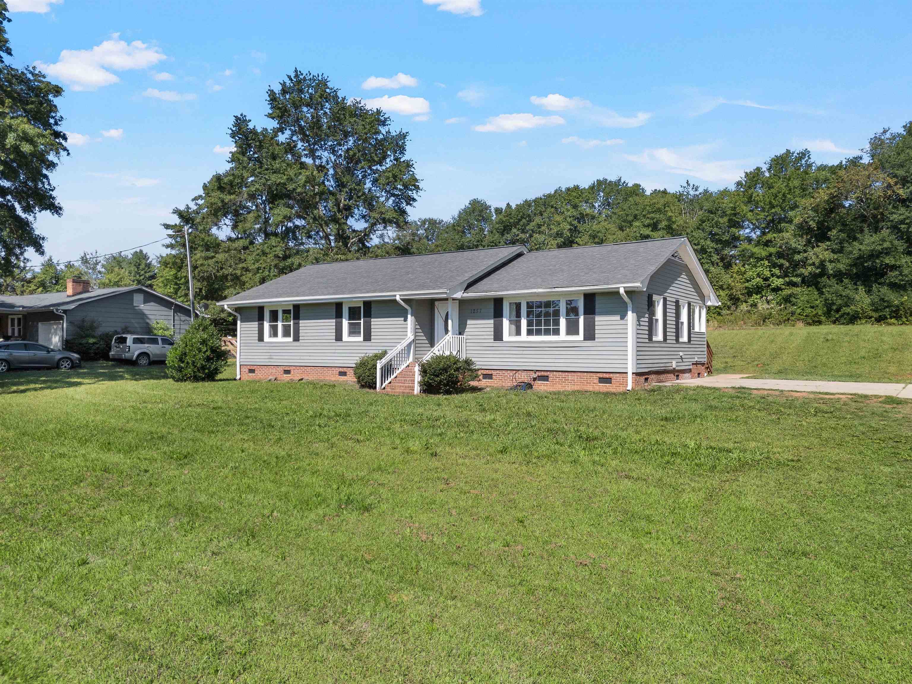 1257 Hampton Road Inman, SC 29349 - Photo 2 of 42