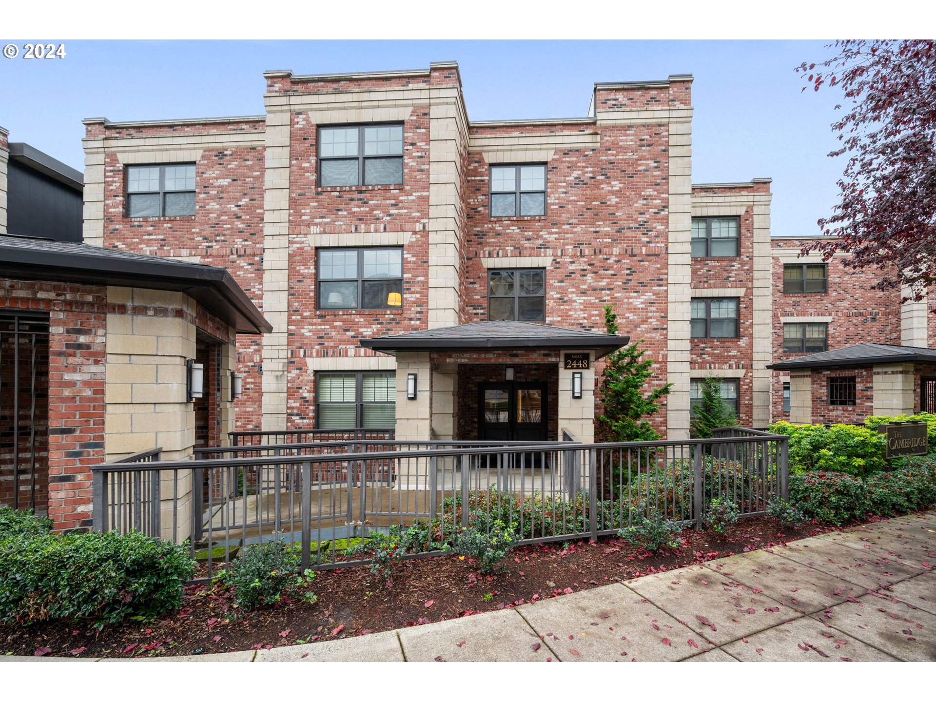 2448 Northwest Westover Road, Unit 202 Portland, OR 97210 - Photo 1 of 36 Gallery Image 1
