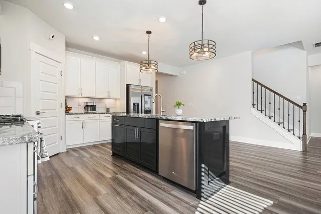 $570,000 | 330 Davis Lane, Woodstock, GA 30188