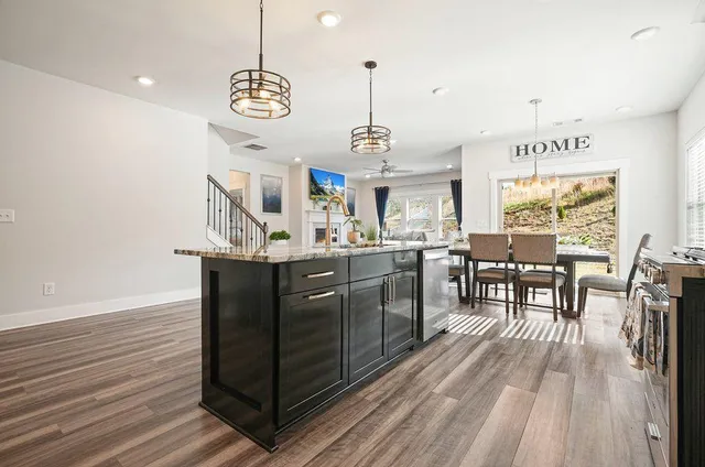 $570,000 | 330 Davis Lane, Woodstock, GA 30188