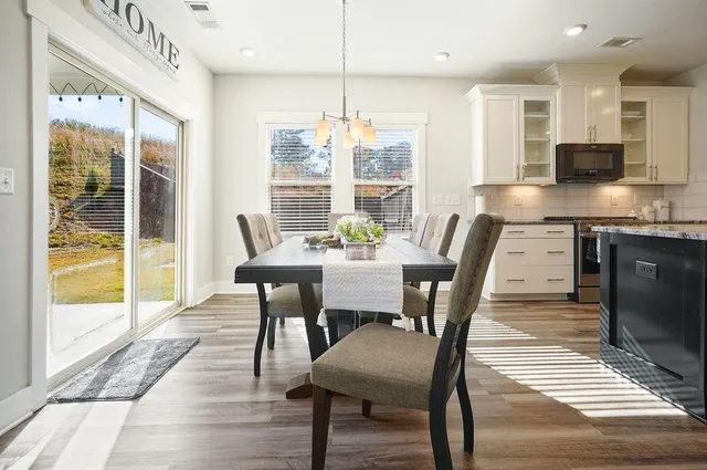 $570,000 | 330 Davis Lane, Woodstock, GA 30188