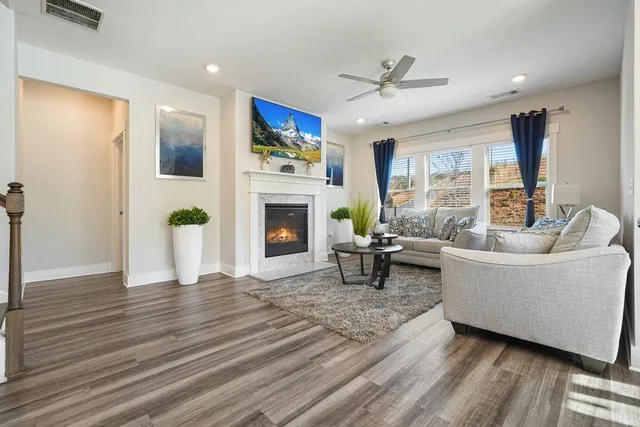 $570,000 | 330 Davis Lane, Woodstock, GA 30188