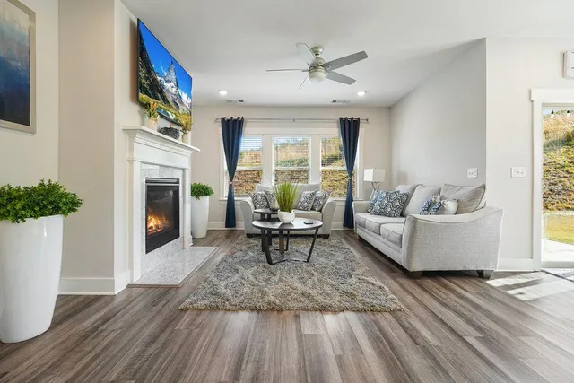 $570,000 | 330 Davis Lane, Woodstock, GA 30188