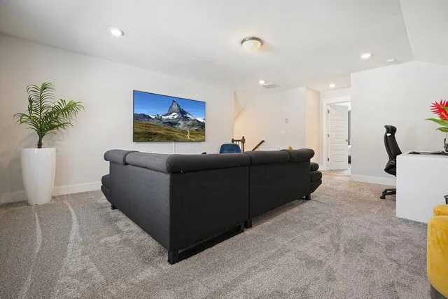 $570,000 | 330 Davis Lane, Woodstock, GA 30188