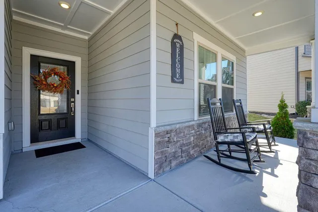 $570,000 | 330 Davis Lane, Woodstock, GA 30188