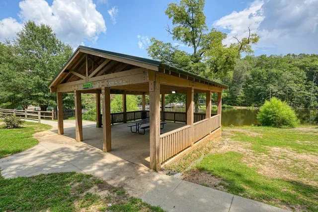 $570,000 | 330 Davis Lane, Woodstock, GA 30188