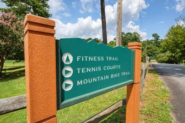 $570,000 | 330 Davis Lane, Woodstock, GA 30188