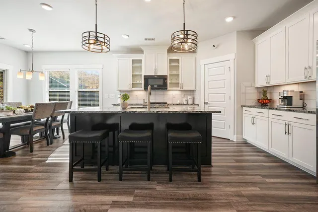 $570,000 | 330 Davis Lane, Woodstock, GA 30188