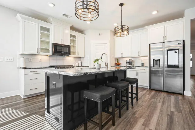 $570,000 | 330 Davis Lane, Woodstock, GA 30188