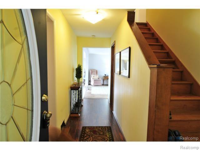 47008 Denton Road Belleville, MI 48111 - Photo 34 of 44 Entrance Hall.jpg