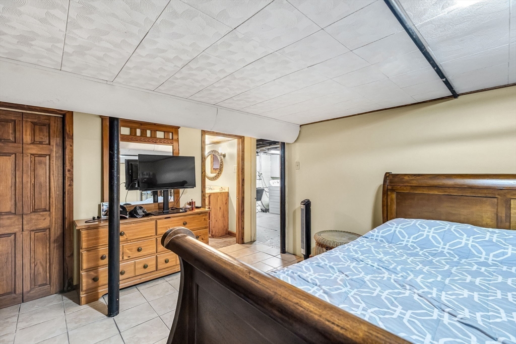79 Marsden Street Springfield, MA 01109 - Photo 30 of 33