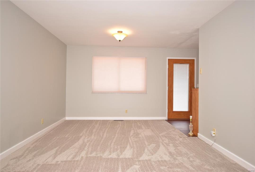 936 Queensbridge Road Ballwin, MO 63021 - Photo 8 of 25