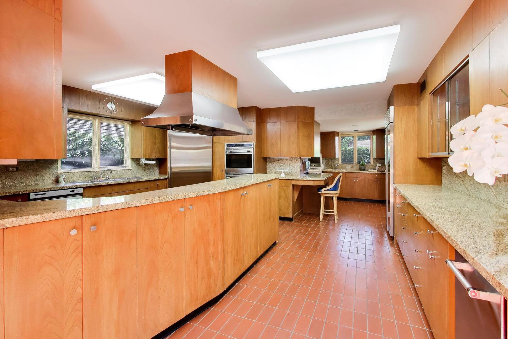 42 Woodley Road Winnetka, IL 60093 - Photo 14 of 63 Gallery Image 14