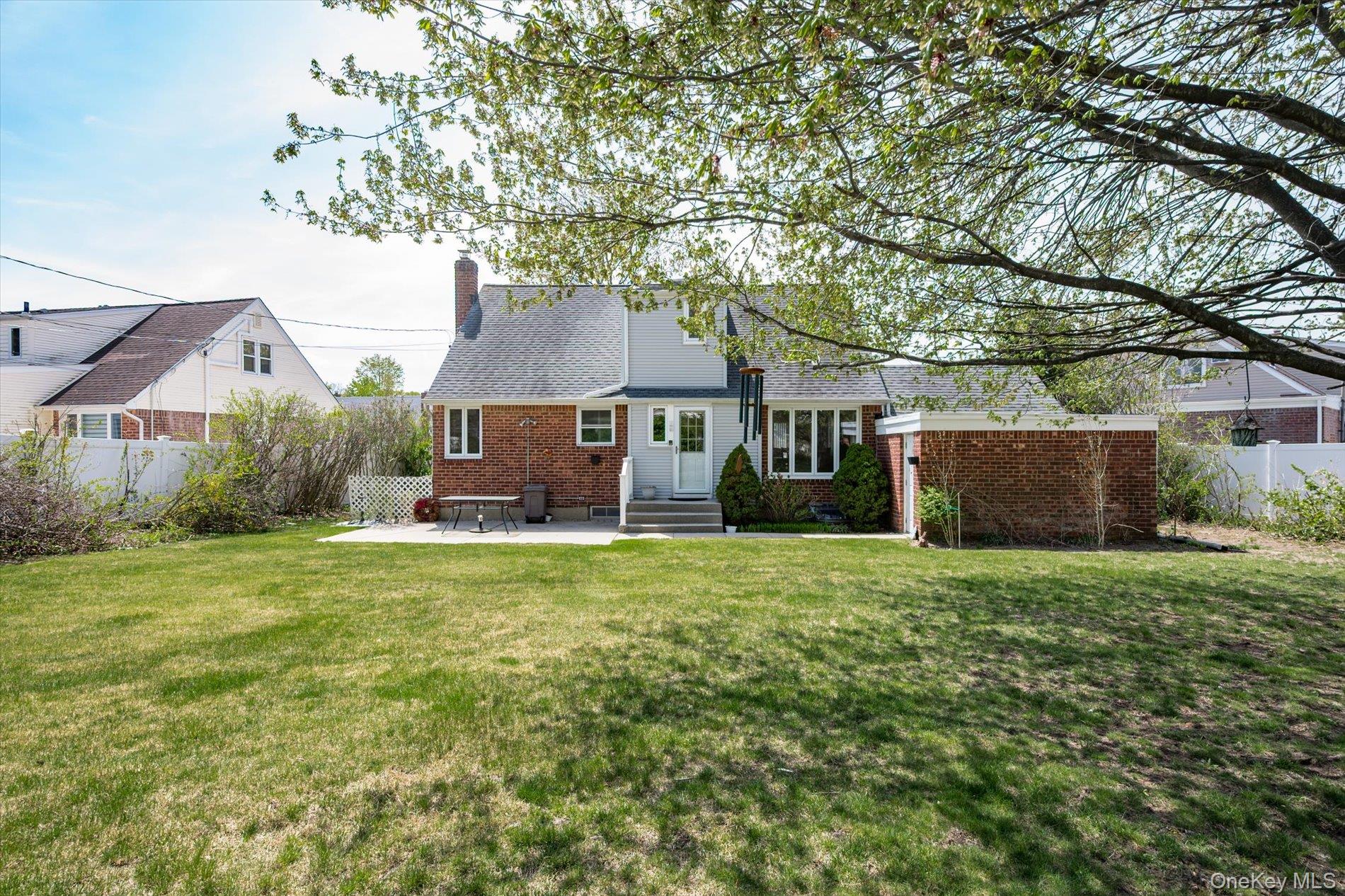 117 Betty Road East Meadow, NY 11554 - Photo 19 of 23