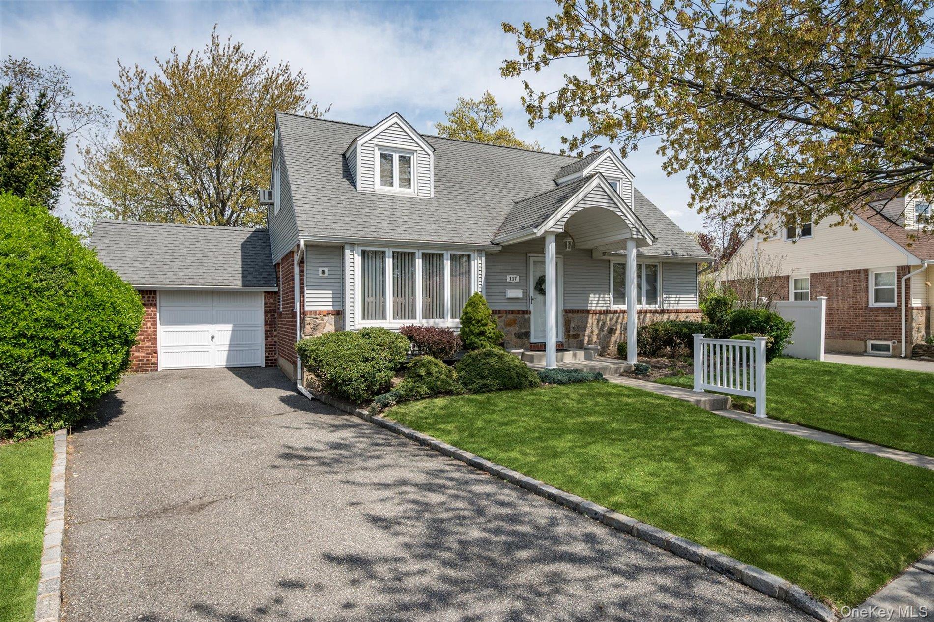 117 Betty Road East Meadow, NY 11554 - Photo 2 of 23