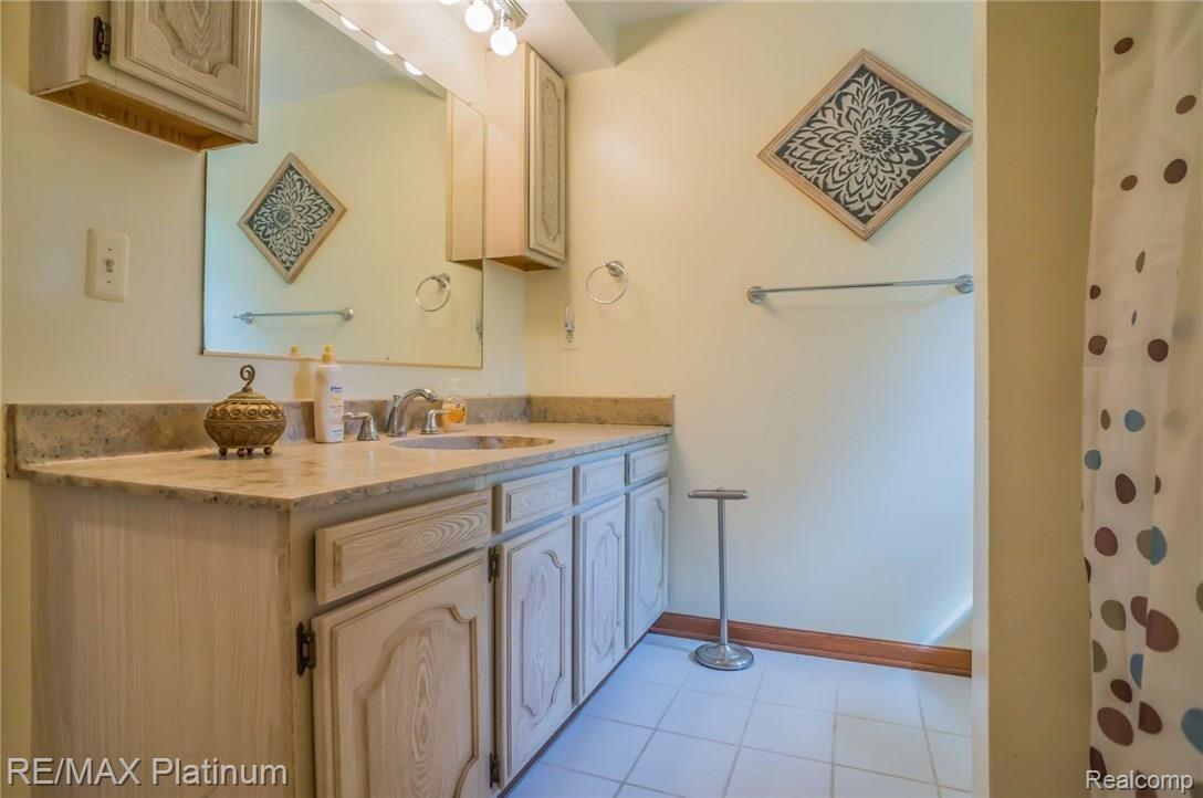 3788 Chase Lake Road Howell, MI 48855 - Photo 24 of 31 24.jpg