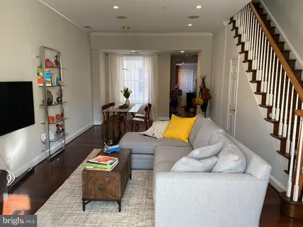 $4,500 | 1229 12th Street Northwest, Unit 201, Washington, DC 20005