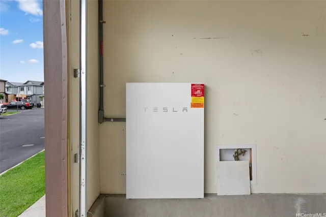 $3,800 | 91-1159 Kamakana Street, Unit 273, Ewa Beach, HI 96706