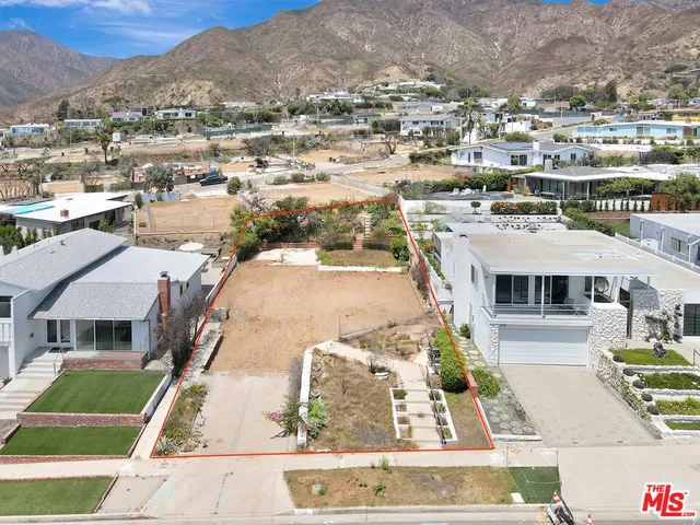 $1,299,000 | 18151 Kingsport Drive, Malibu, CA 90265