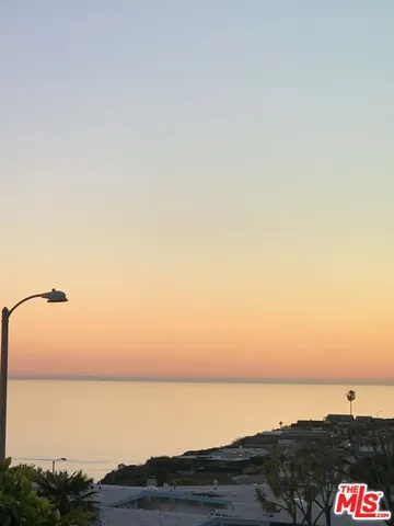 $1,299,000 | 18151 Kingsport Drive, Malibu, CA 90265